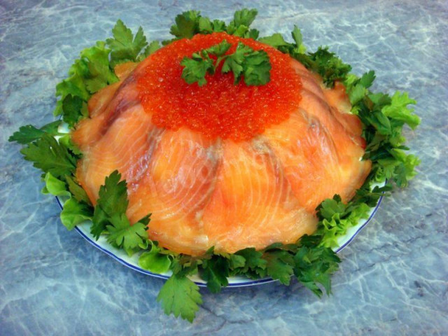 Salmon Fish Salad Cake with caviar