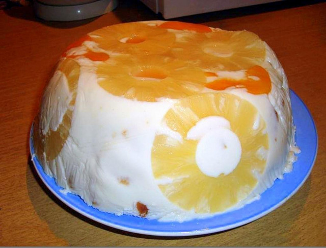 Delicate Pineapple Cake
