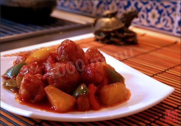 Pork in sweet sauce with pineapples