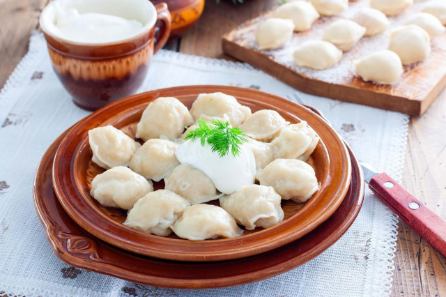 Homemade dumplings in a dumpling bowl