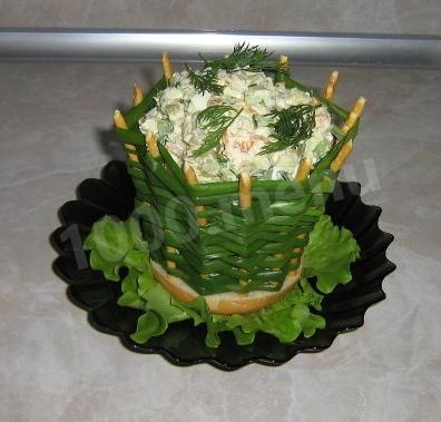 Onion Basket Salad with filling