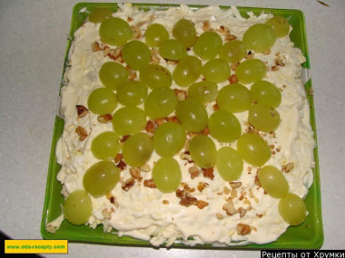 Tiffany salad with almonds cheese chicken