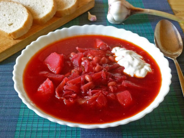 Borscht with canned beans