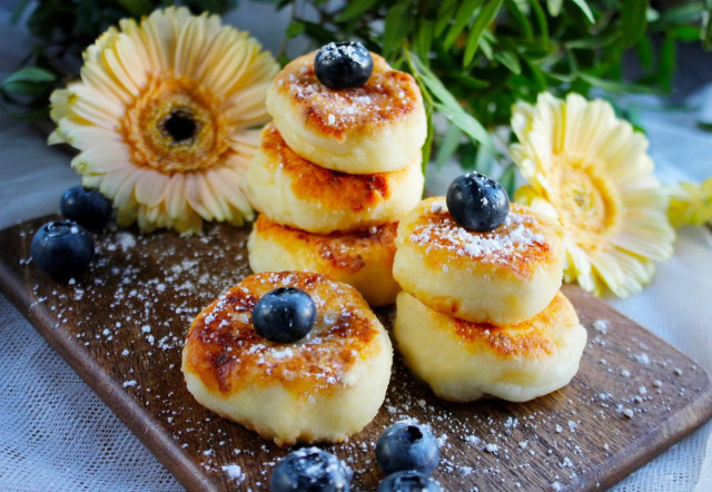 Cheese cakes made of cottage cheese without flour