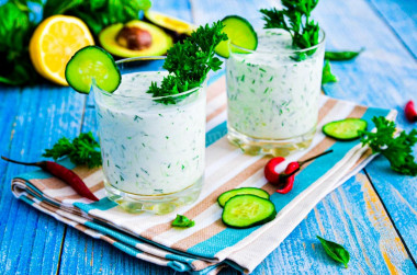 Kefir with cucumber and herbs for weight loss