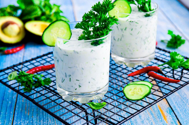 Kefir with cucumber and herbs for weight loss