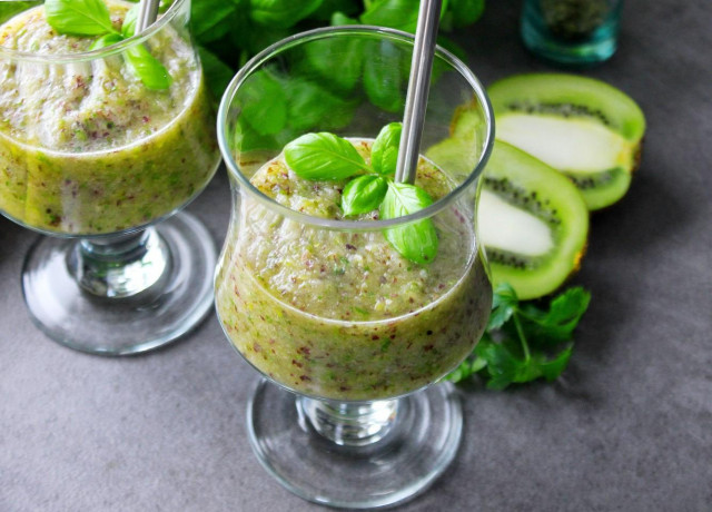 Celery and apple smoothie in a blender