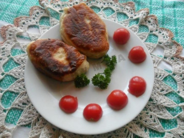 Fried pies with rice, egg and green onion