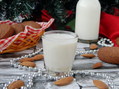 Homemade almond milk