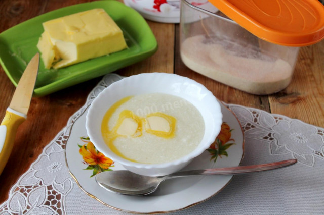 Delicious semolina porridge with milk