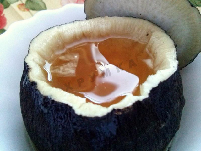 Black radish with honey for colds