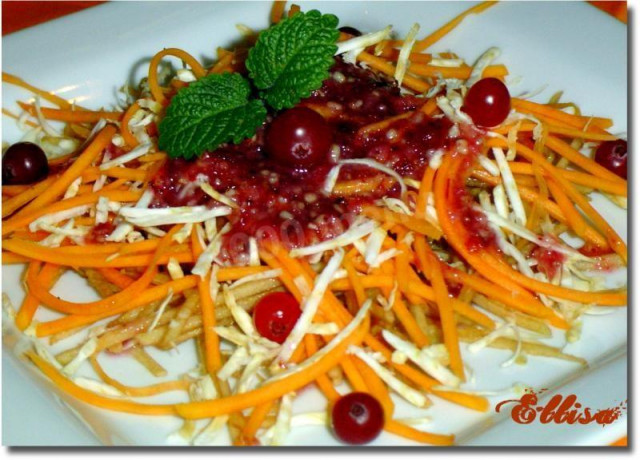 Nut salad with cranberry sauce