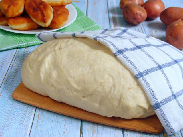 Dough on potato broth for pies