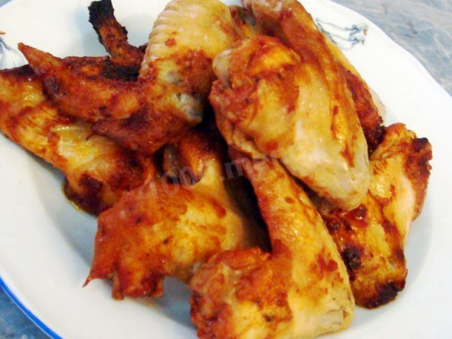 Wings in honey and tomato sauce