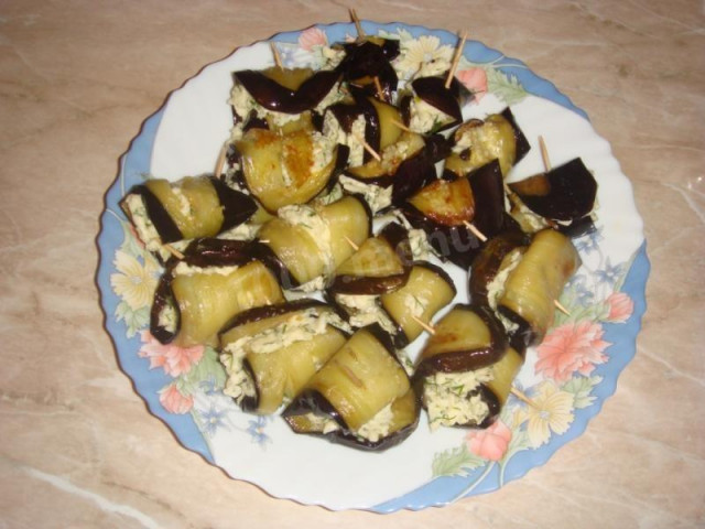 Eggplant rolls garlic cheese