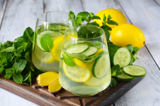 Slimming drink ginger cucumber lemon mint