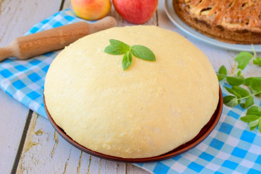 Yeast curd dough with cottage cheese