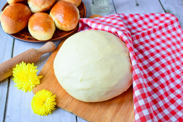 Soft airy yeast dough for pies