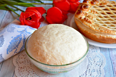 Yeast dough for pies with dry yeast