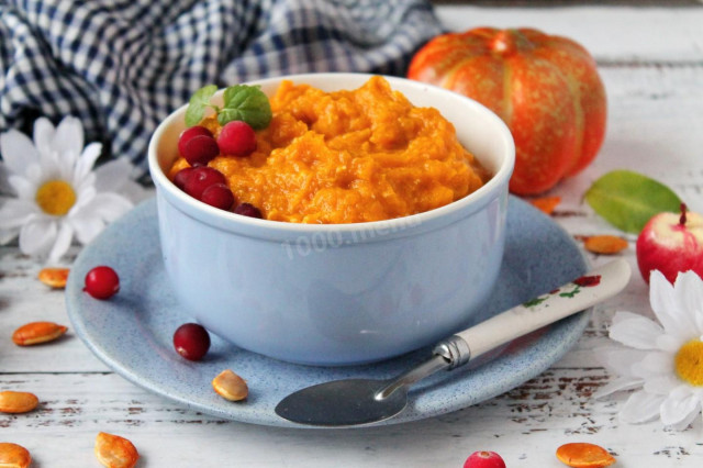 Pumpkin porridge with milk in a slow cooker without cereals