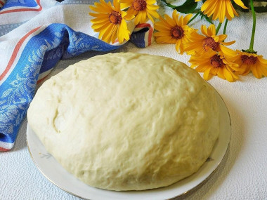 Milk dough for pie