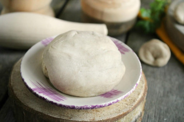 Dough for dumplings on water