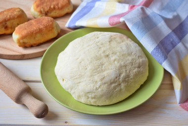 Dough for fried pies on dry yeast