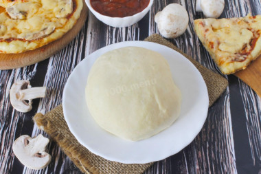 Pizza dough with sour cream