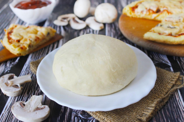 Pizza dough with sour cream