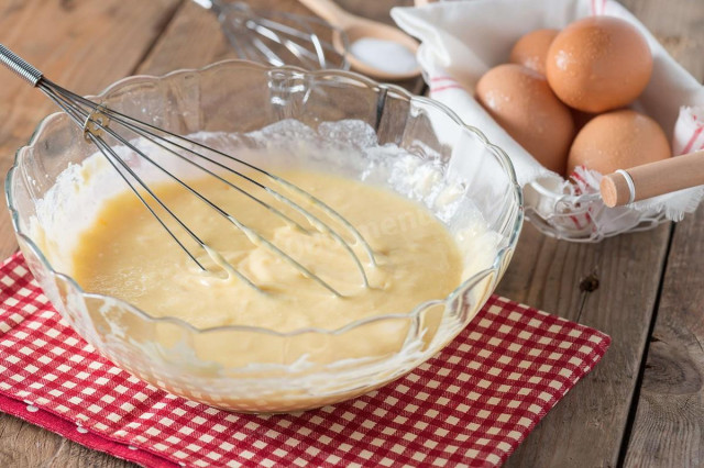 Filling dough on sour cream for aspic pie