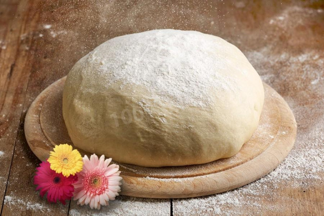 Sweet yeast dough on dry yeast
