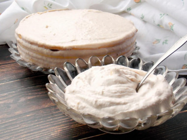 Sour cream banana cream for cake