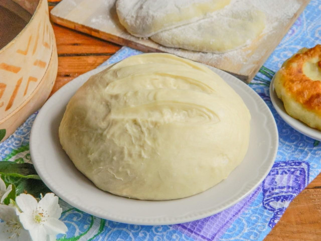 Quick fluffy dough on kefir without yeast