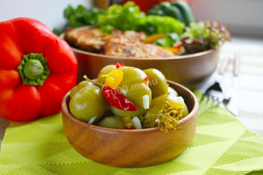 Green tomatoes and bell peppers for winter