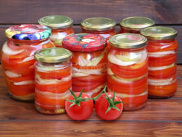 Layered tomato salad for winter