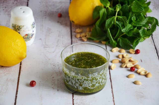Mint basil sauce for meat