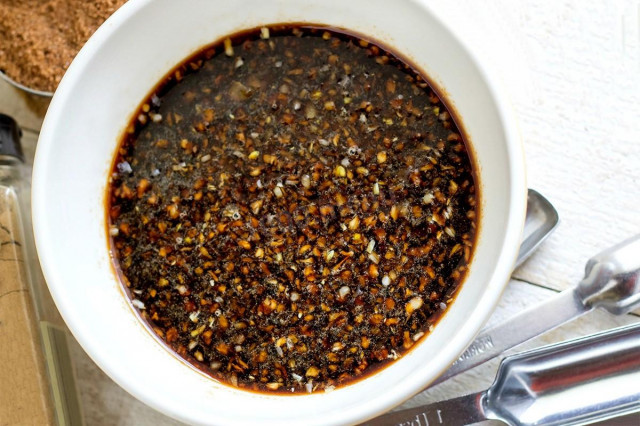 Honey marinade with vinegar and soy sauce for chicken