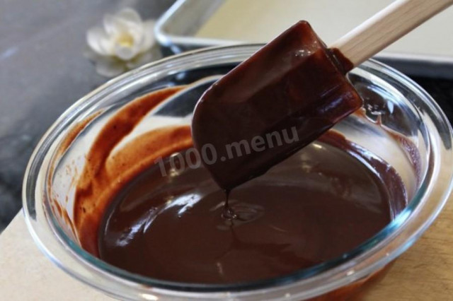 How to melt chocolate on the stove