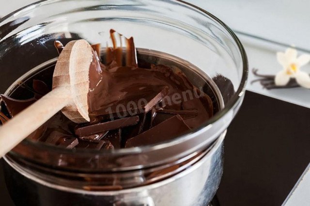 How to melt chocolate in water bath