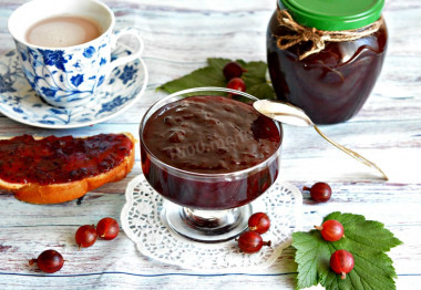 Gooseberry jam for winter is simple