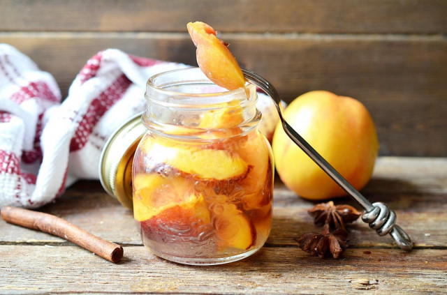 Canned peaches for winter