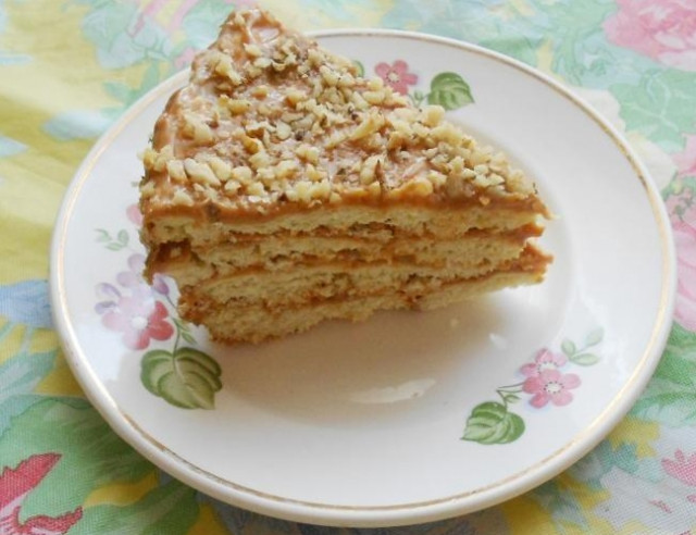 Shortbread cake with nuts