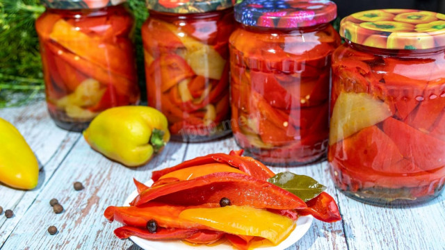 Pickled sweet pepper with cinnamon without sterilization