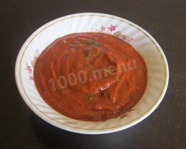 Tomato sauce for pizza in meat broth