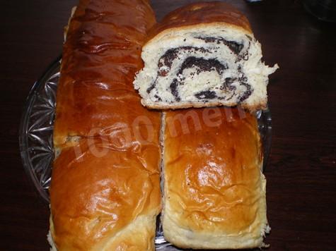 Pastry roll in butter and sour cream with poppy seeds