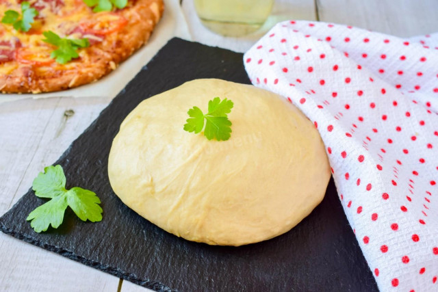 Pizza dough on kefir without yeast