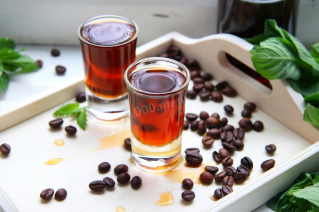 Coffee liqueur at home conditions