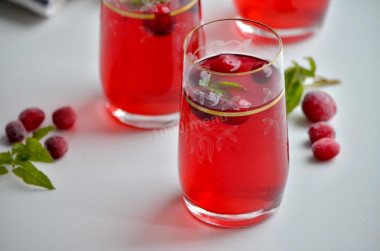 Cranberry juice from frozen berries