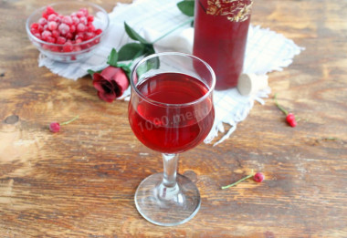 Homemade red currant wine