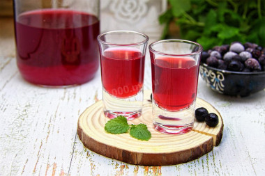 blackcurrant liqueur at home conditions